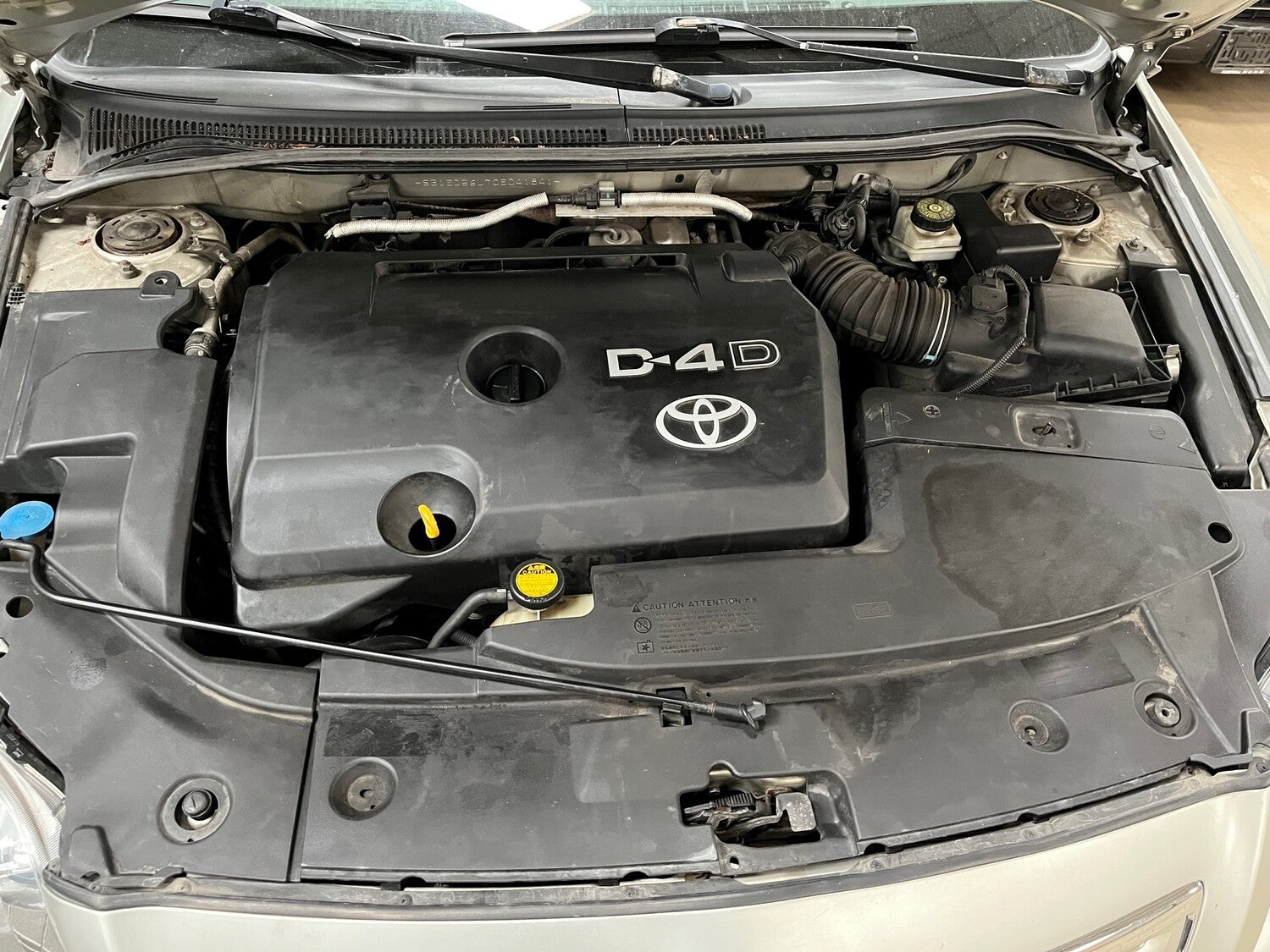 Toyota Avensis Pluk-Selv-Bil Med OEM Nr. Ophugger Fra Toyota Ophugger