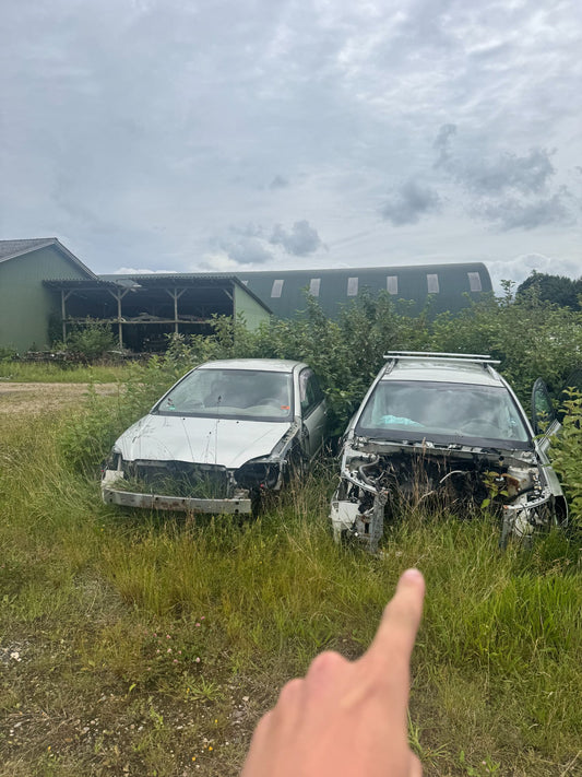 Toyota Avensis Pluk-Selv-Bil Med OEM Nr. Ophugger Fra Toyota Ophugger