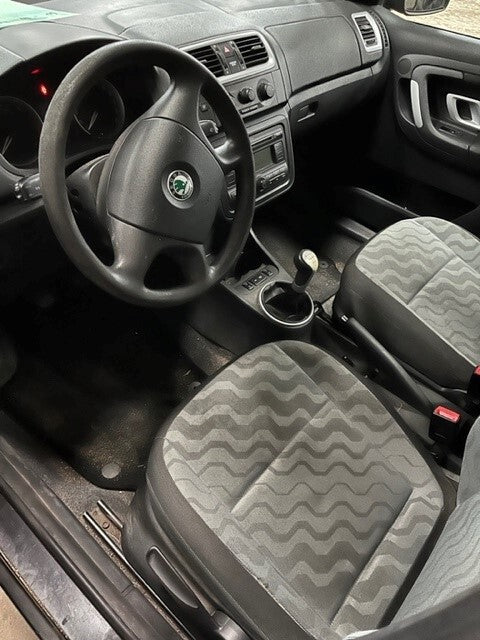 Skoda Fabia Pluk-Selv-Bil Med OEM Nr. TMBGF65J093068022 Fra Skoda Ophugger