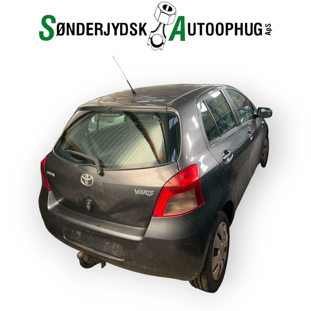 Toyota Yaris Pluk-Selv-Bil Med OEM Nr. Ophugger Fra Toyota Ophugger