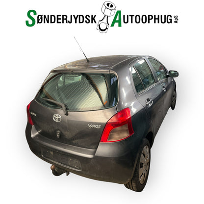 Toyota Yaris Pluk-Selv-Bil Med OEM Nr. Ophugger Fra Toyota Ophugger