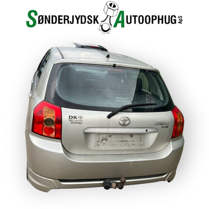 Toyota Corolla E12 Pluk-Selv-Bil Med OEM Nr. Ophugger Fra Toyota Ophugger