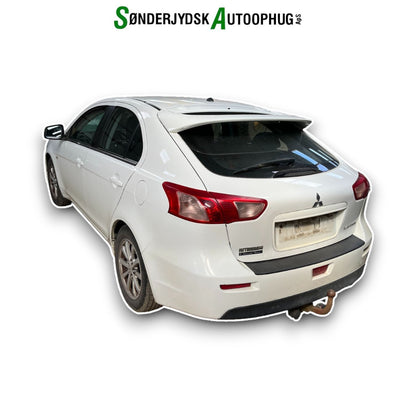 Mitsubishi Lancer Pluk-Selv-Bil Med OEM Nr. Ophugger Fra Mitsubishi Ophugger