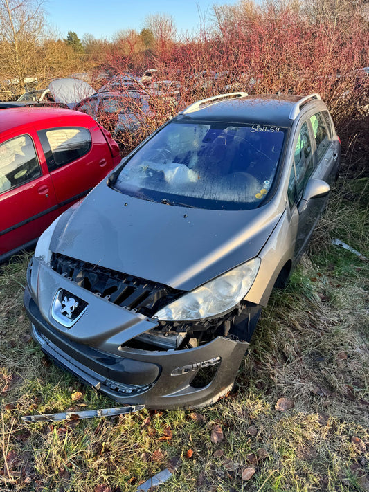 Peugeot 308 Pluk-Selv-Bil Med OEM Nr. Ophugger Fra Peugeot Ophugger