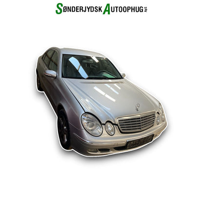Mercedes E W211 Pluk-Selv-Bil Med OEM Nr. Ophugger Fra Mercedes Ophugger