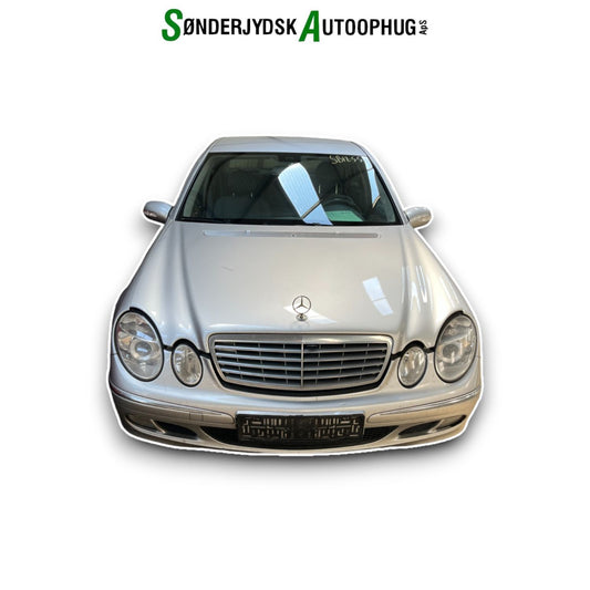 Mercedes E W211 Pluk-Selv-Bil Med OEM Nr. Ophugger Fra Mercedes Ophugger