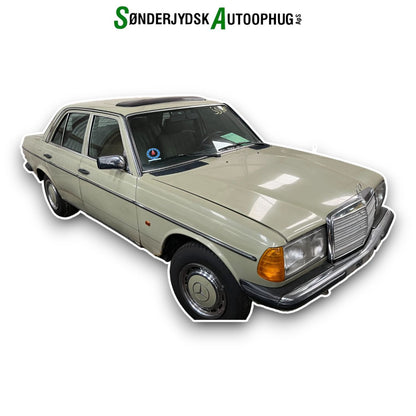 Mercedes 200 - W123 Pluk-Selv-Bil Med OEM Nr. Ophugger Fra Mercedes Ophugger
