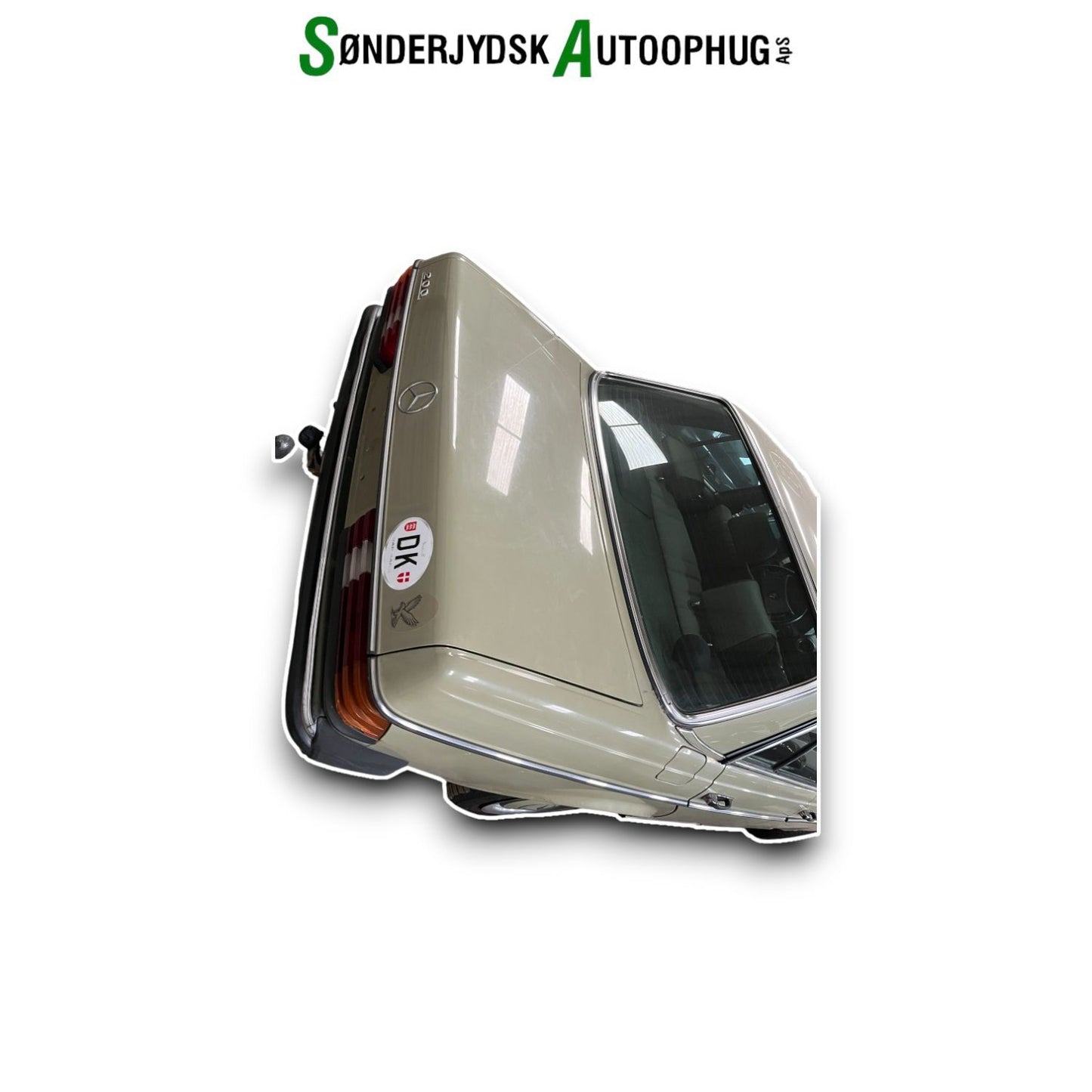 Mercedes 200 - W123 Pluk-Selv-Bil Med OEM Nr. Ophugger Fra Mercedes Ophugger