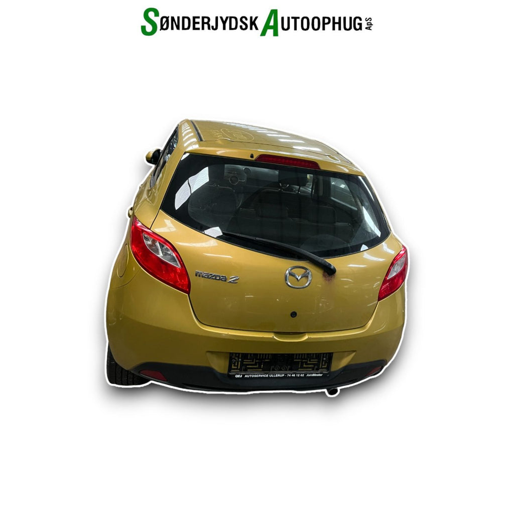 Mazda 2 De Pluk-Selv-Bil Med OEM Nr. Ophugger Fra Mazda Ophugger