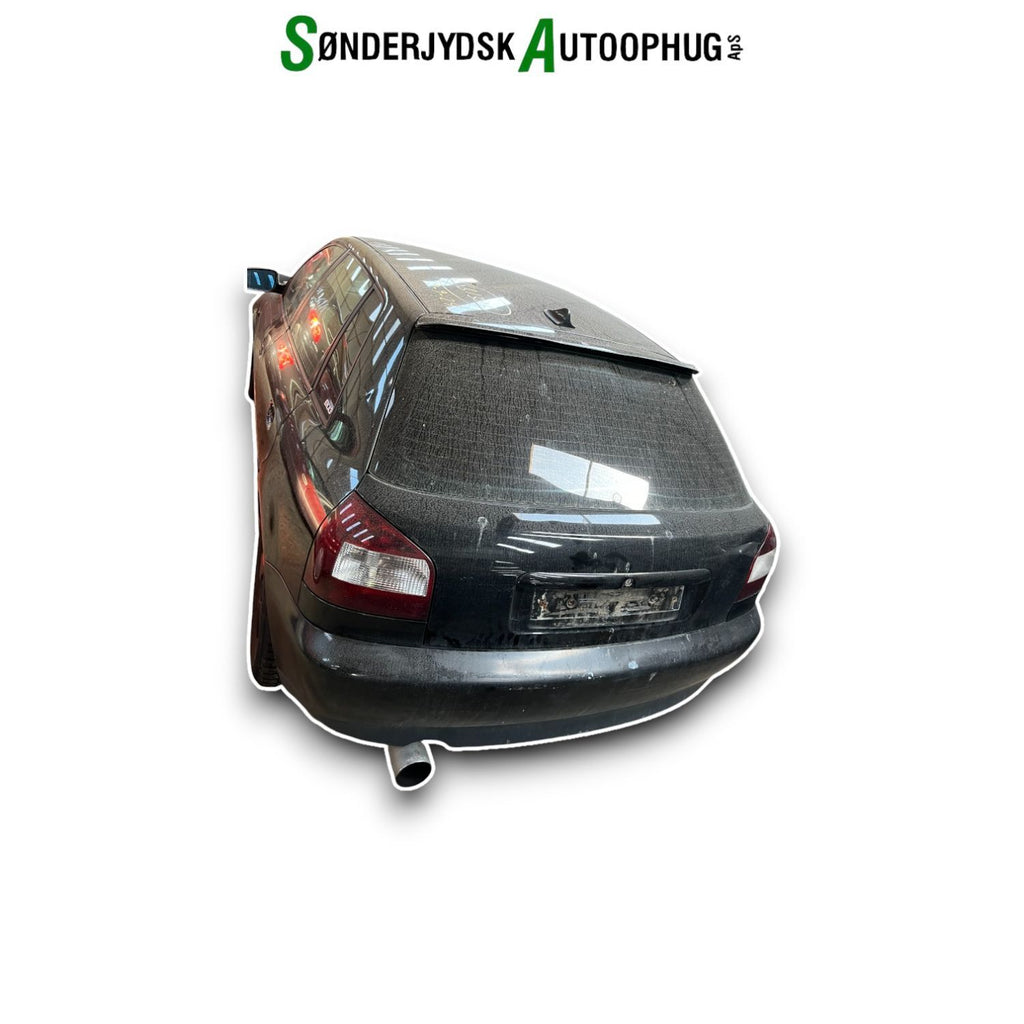 Audi A3 Pluk-Selv-Bil Med OEM Nr. Ophugger Fra Audi Ophugger