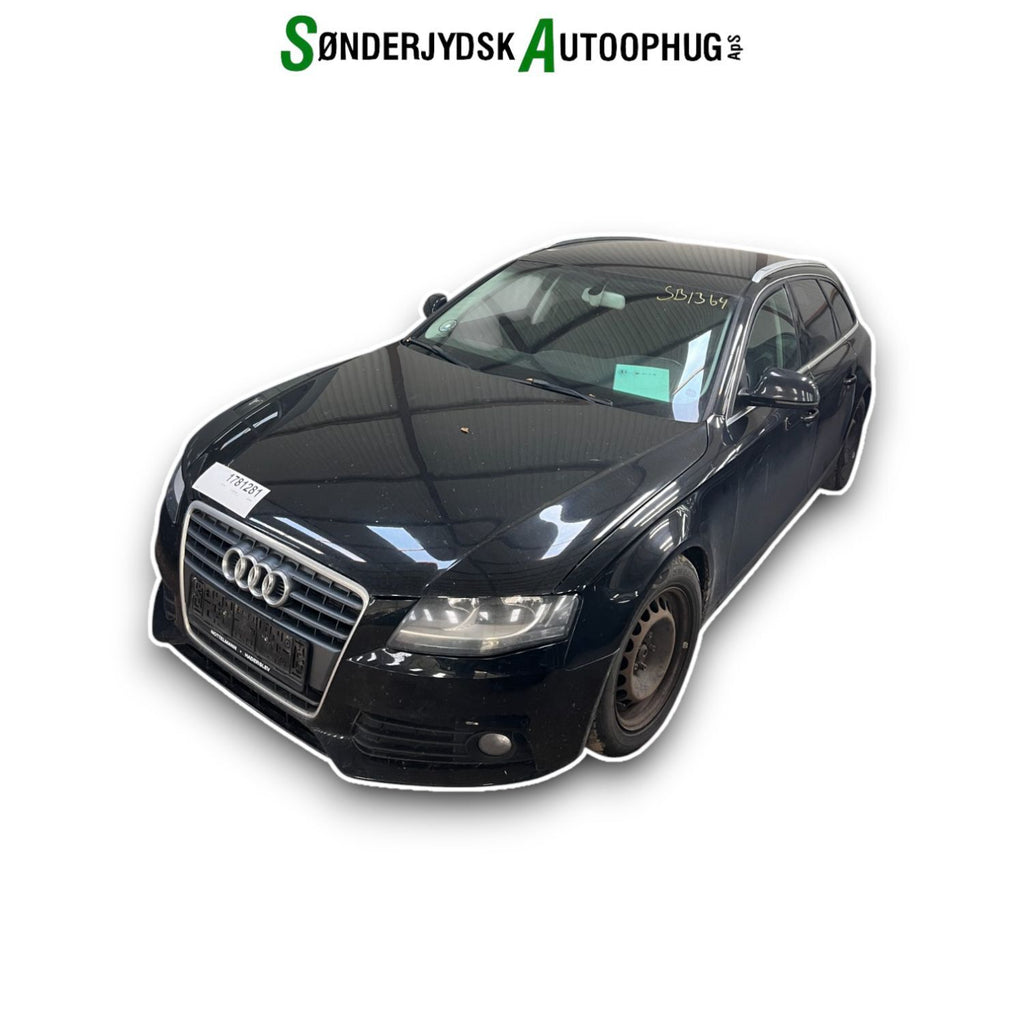 Audi A4 Pluk-Selv-Bil Med OEM Nr. Ophugger Fra Audi Ophugger