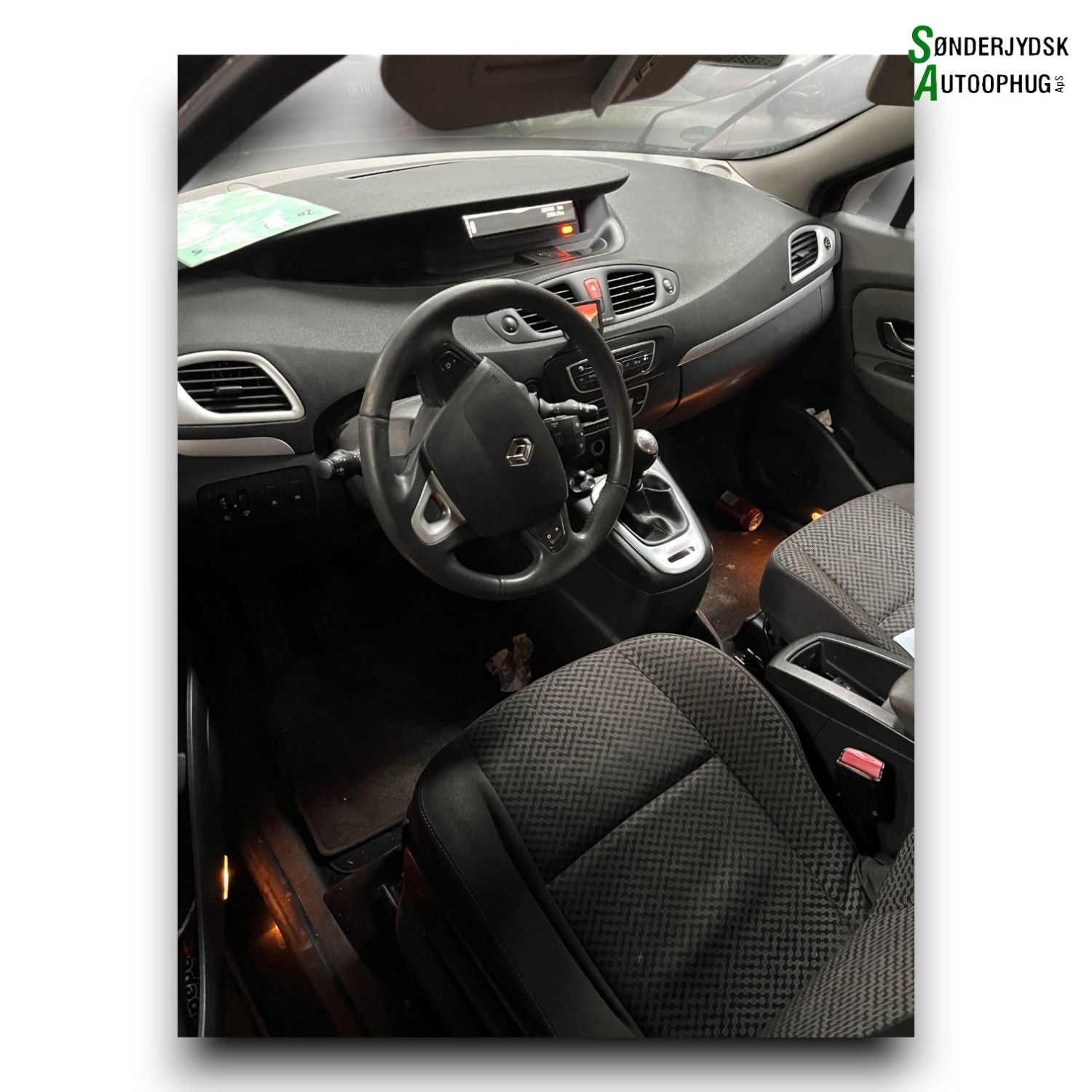 Renault Grand Scenic 3 Pluk-Selv-Bil Med OEM Nr. Ophugger Fra Renault Ophugger
