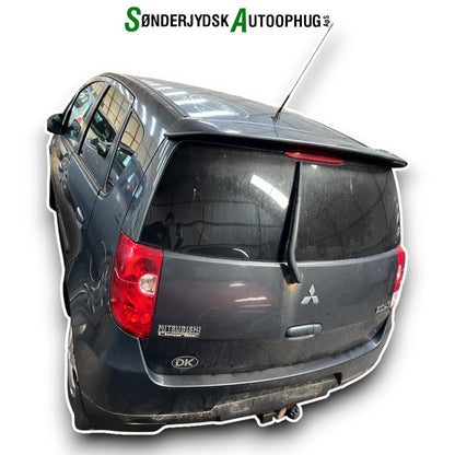 Mitsubishi Colt Facel Pluk-Selv-Bil Med OEM Nr. Ophugger Fra Mitsubishi Ophugger