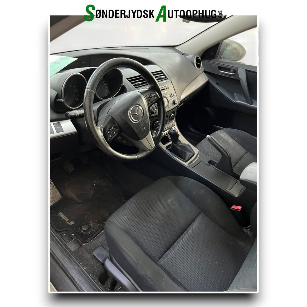 Mazda 3 Bl Pluk-Selv-Bil Med OEM Nr. Ophugger Fra Mazda Ophugger