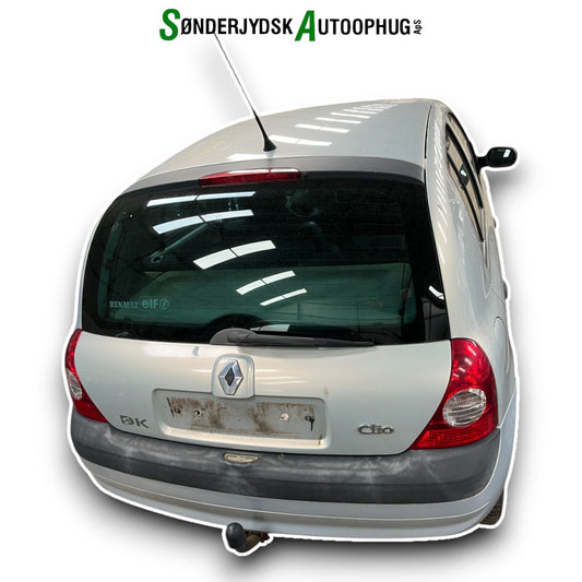 Renault Clio 2 Pluk-Selv-Bil Med OEM Nr. Ophugger Fra Renault Ophugger