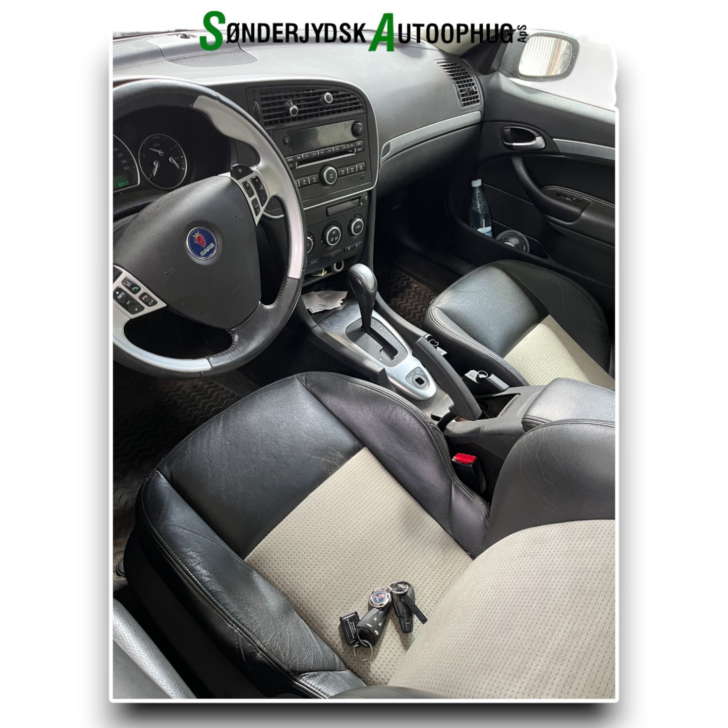 Saab Saab 9-3 Facelift Pluk-Selv-Bil Med OEM Nr. Ophugger Fra Saab Ophugger