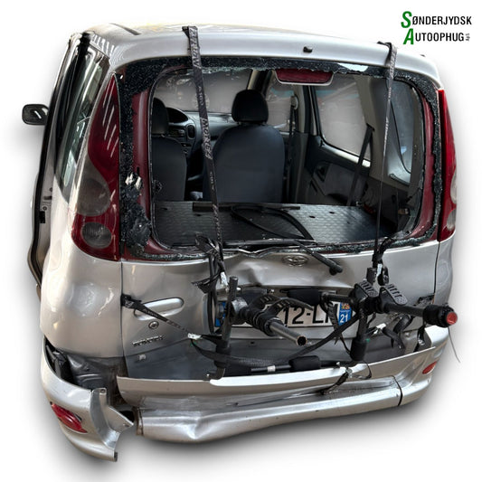 Toyota Yaris Verso Pluk-Selv-Bil Med OEM Nr. Ophugger Fra Toyota Ophugger