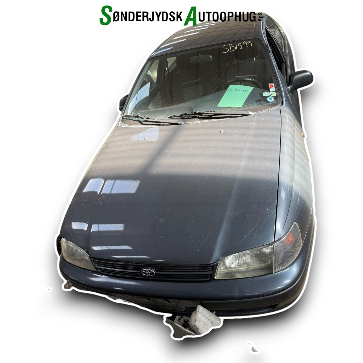 Toyota Carina E Engelsk Pluk-Selv-Bil Med OEM Nr. Ophugger Fra Toyota Ophugger