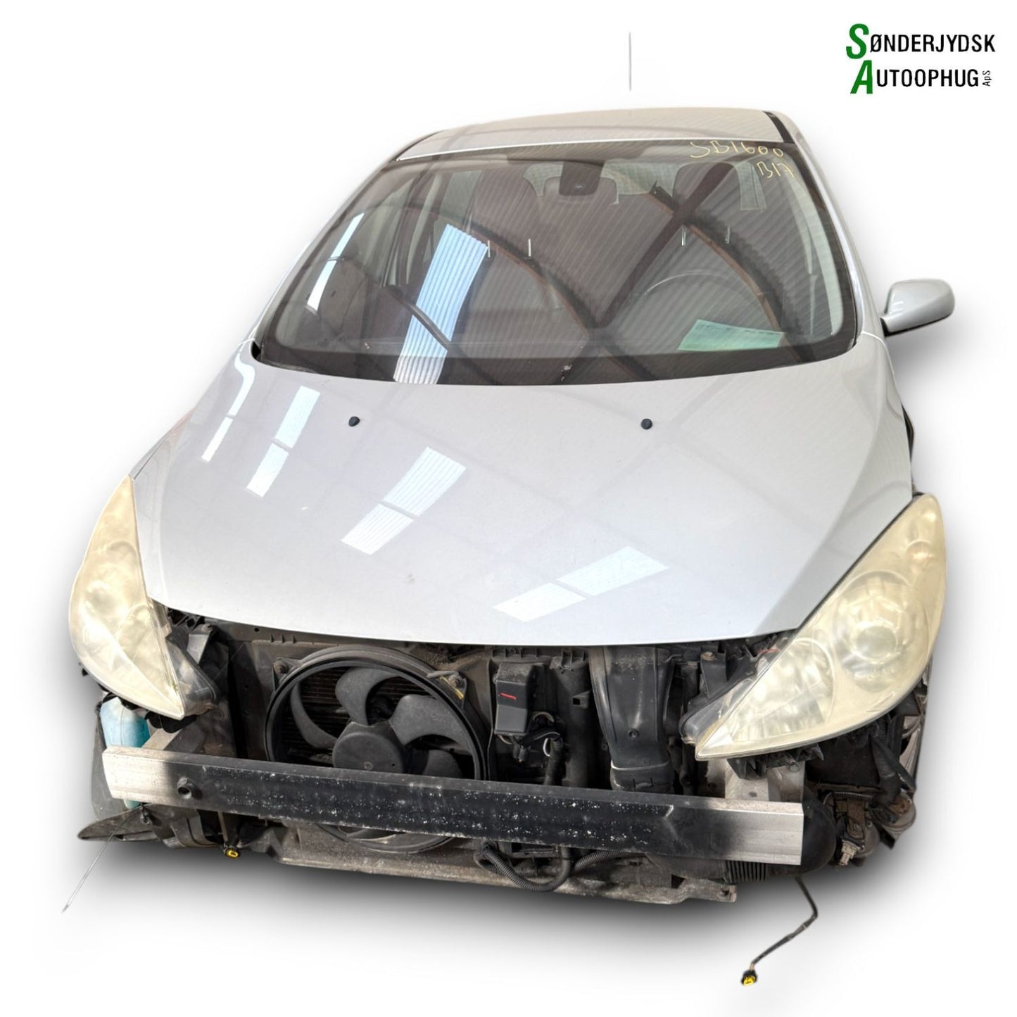 Peugeot 307 Pluk-Selv-Bil Med OEM Nr. Ophugger Fra Peugeot Ophugger