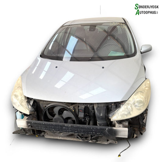 Peugeot 307 Pluk-Selv-Bil Med OEM Nr. Ophugger Fra Peugeot Ophugger