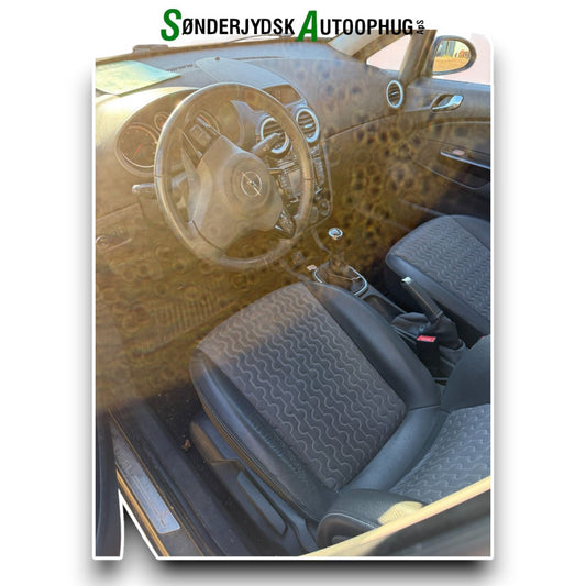 Opel Corsa D Pluk-Selv-Bil Med OEM Nr. Ophugger Fra Opel Ophugger