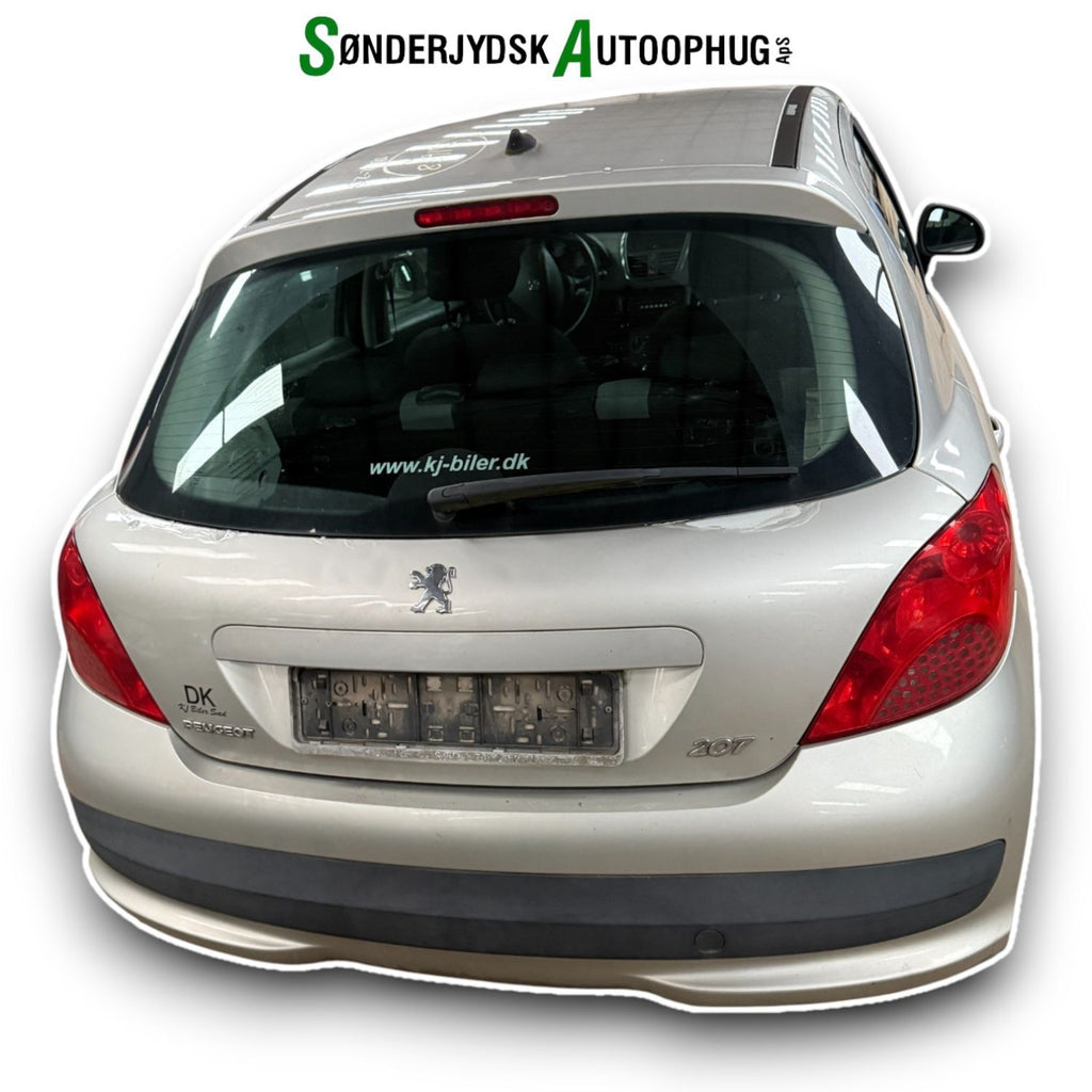 Peugeot 207 Pluk-Selv-Bil Med OEM Nr. Ophugger Fra Peugeot Ophugger
