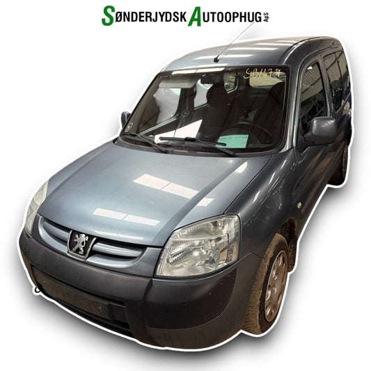 Peugeot Partner Pluk-Selv-Bil Med OEM Nr. Ophugger Fra Peugeot Ophugger