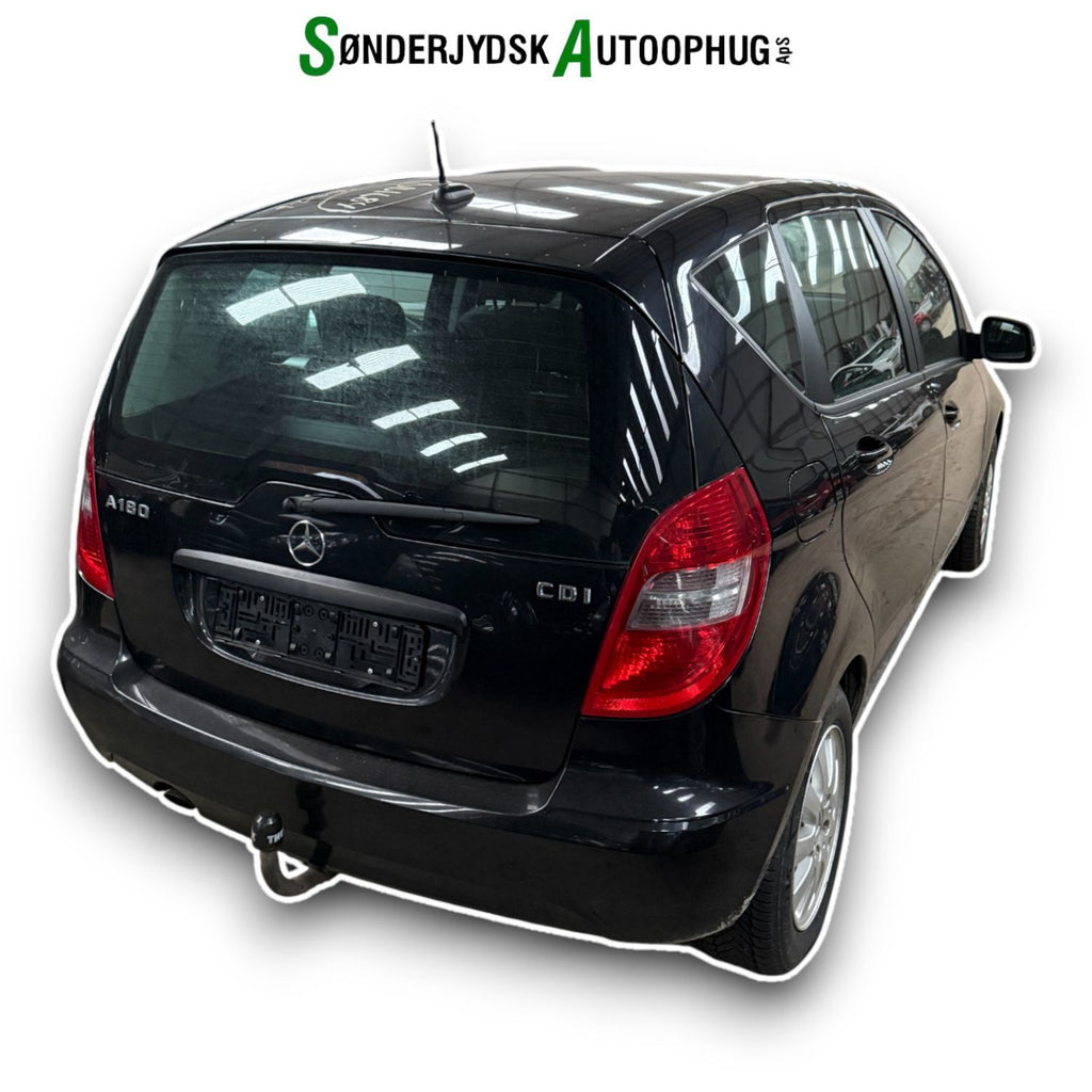 Mercedes A W169 Pluk-Selv-Bil Med OEM Nr. Ophugger Fra Mercedes Ophugger