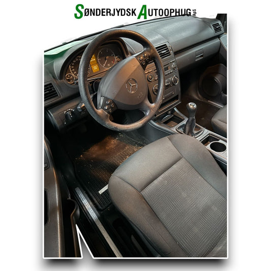 Mercedes A W169 Pluk-Selv-Bil Med OEM Nr. Ophugger Fra Mercedes Ophugger