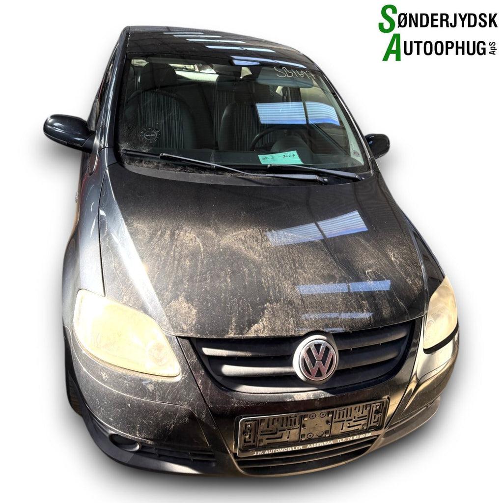 VW Fox 5Z Pluk-Selv-Bil Med OEM Nr. Ophugger Fra VW Ophugger
