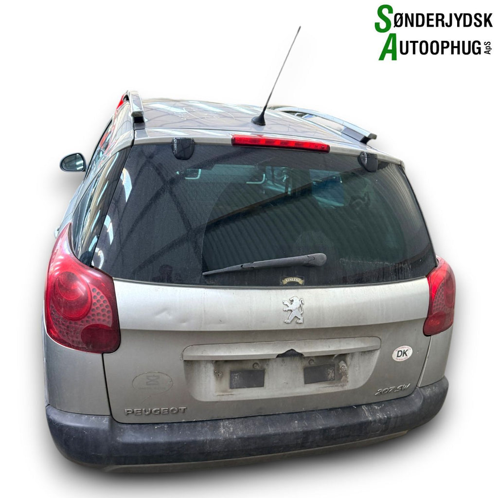 Peugeot 207 Pluk-Selv-Bil Med OEM Nr. Ophugger Fra Peugeot Ophugger