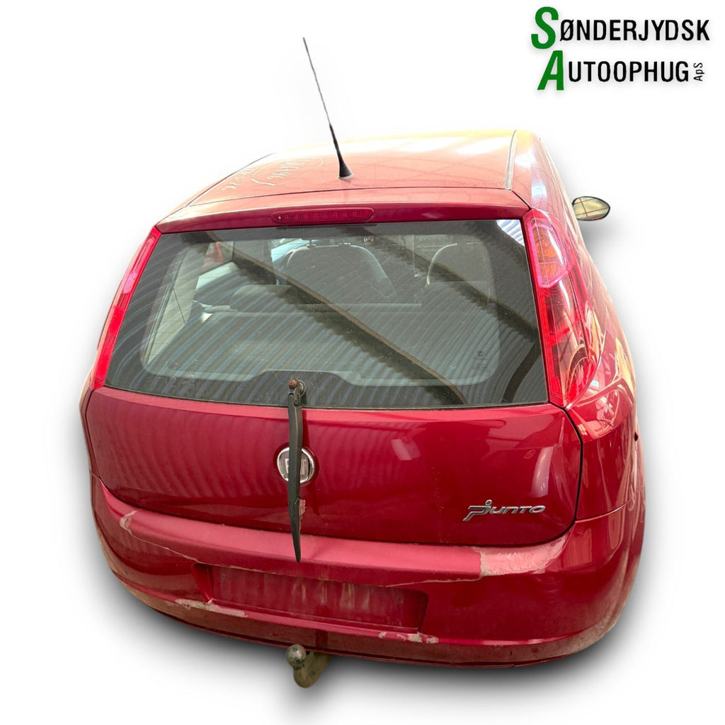 Fiat Punto Evo Pluk-Selv-Bil Med OEM Nr. Ophugger Fra Fiat Ophugger