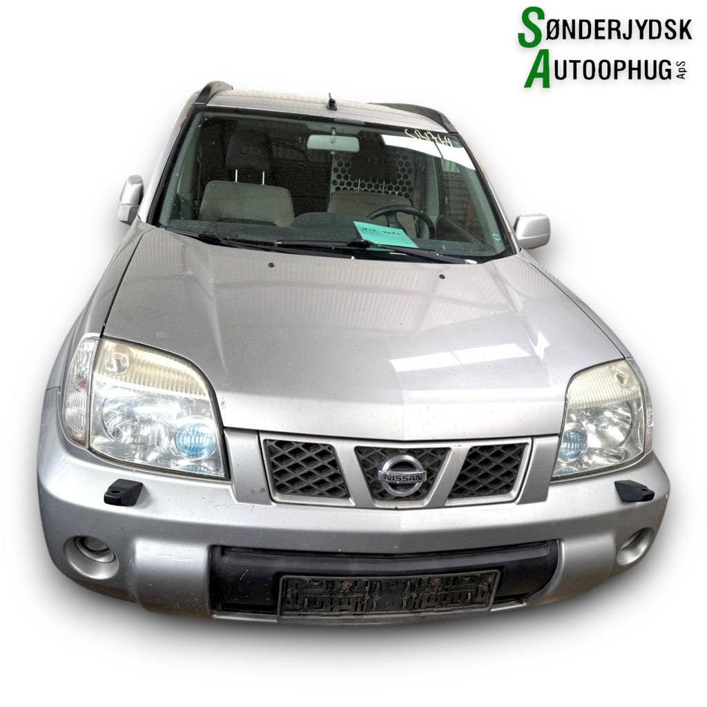 Nissan X-Trail T30 Pluk-Selv-Bil Med OEM Nr. Ophugger Fra Nissan Ophugger