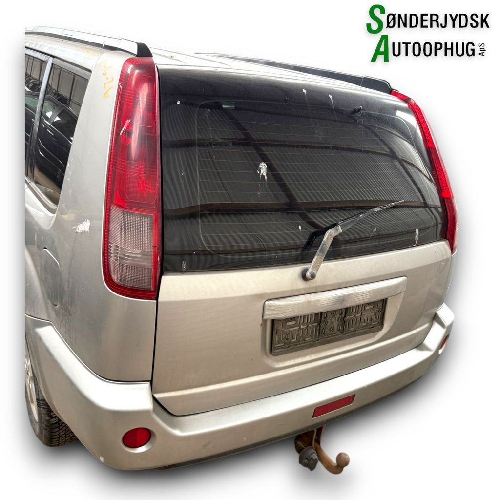 Nissan X-Trail T30 Pluk-Selv-Bil Med OEM Nr. Ophugger Fra Nissan Ophugger