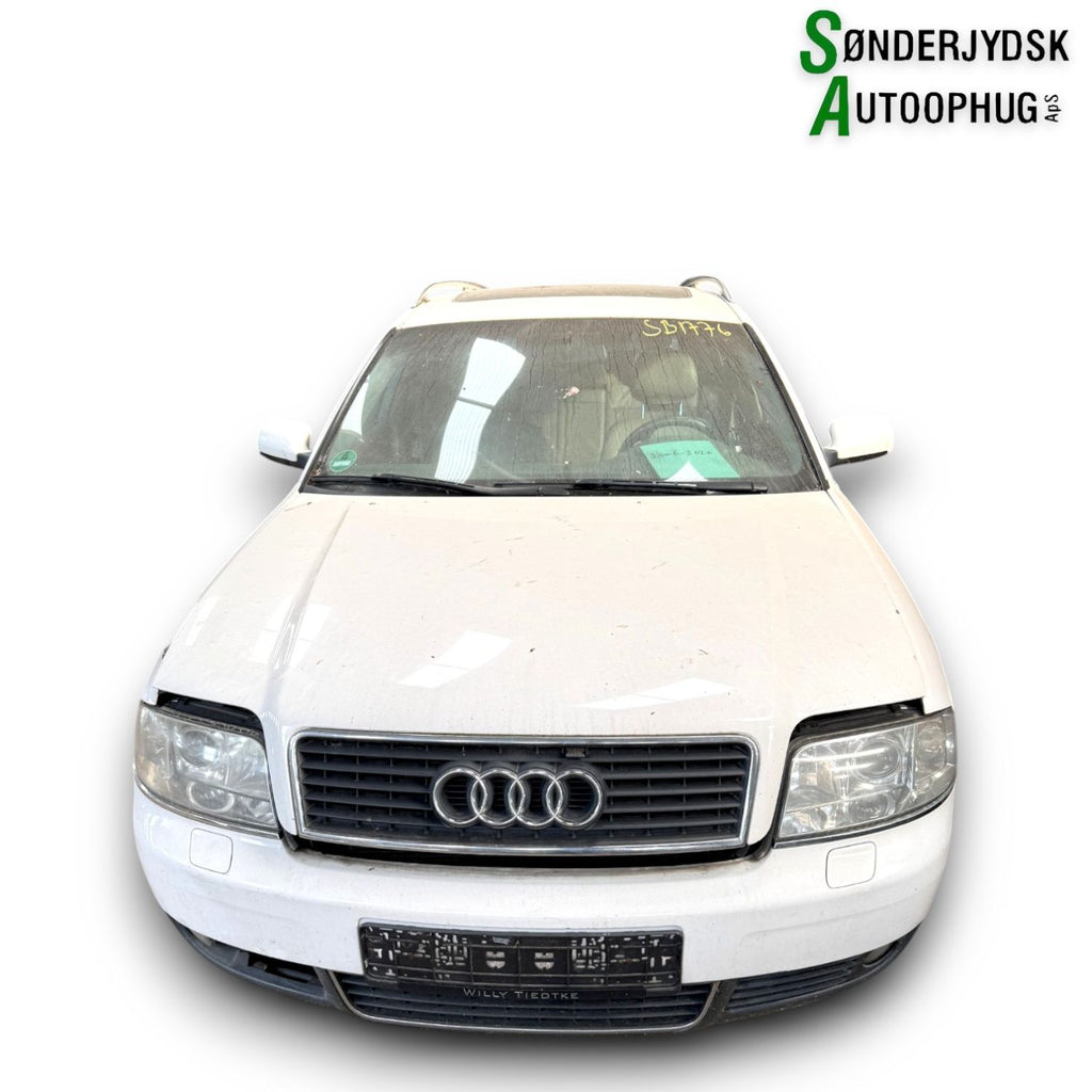 Audi A6 Pluk-Selv-Bil Med OEM Nr. Ophugger Fra Audi Ophugger