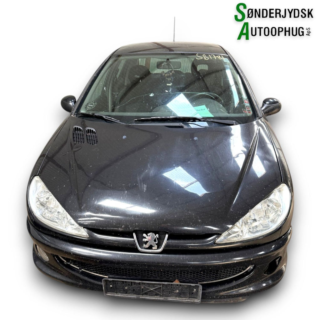 Peugeot 206 Pluk-Selv-Bil Med OEM Nr. Ophugger Fra Peugeot Ophugger