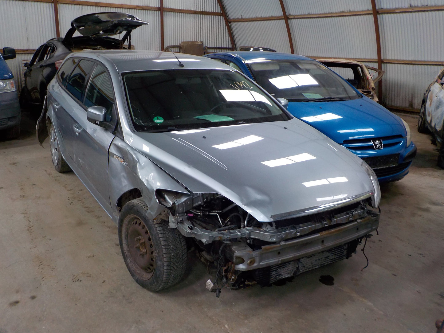 Ford Mondeo 4 Pluk-Selv-Bil Med OEM Nr. Ophugger Fra Ford Ophugger