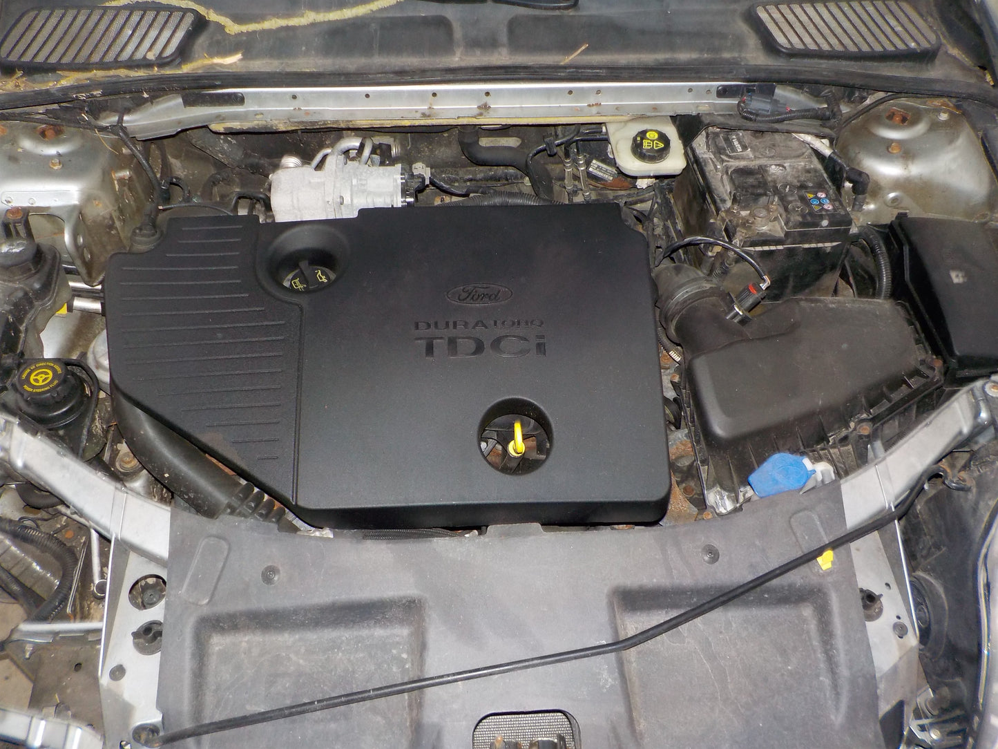Ford Mondeo 4 Pluk-Selv-Bil Med OEM Nr. Ophugger Fra Ford Ophugger