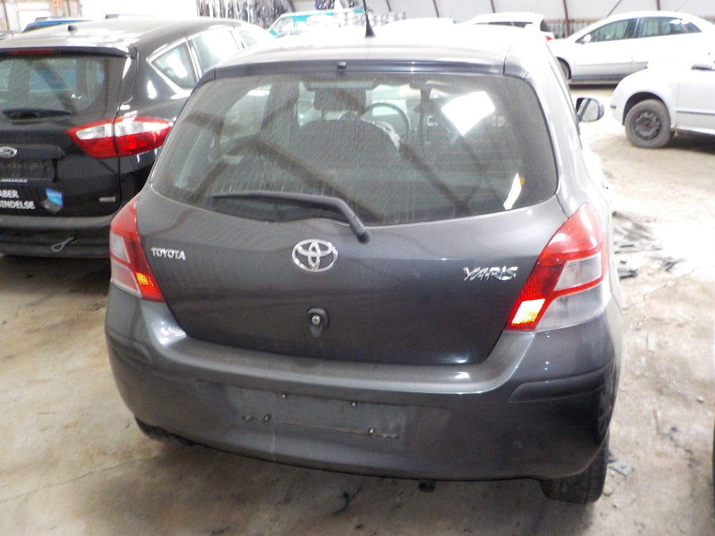 Toyota Yaris Pluk-Selv-Bil Med OEM Nr. Ophugger Fra Toyota Ophugger