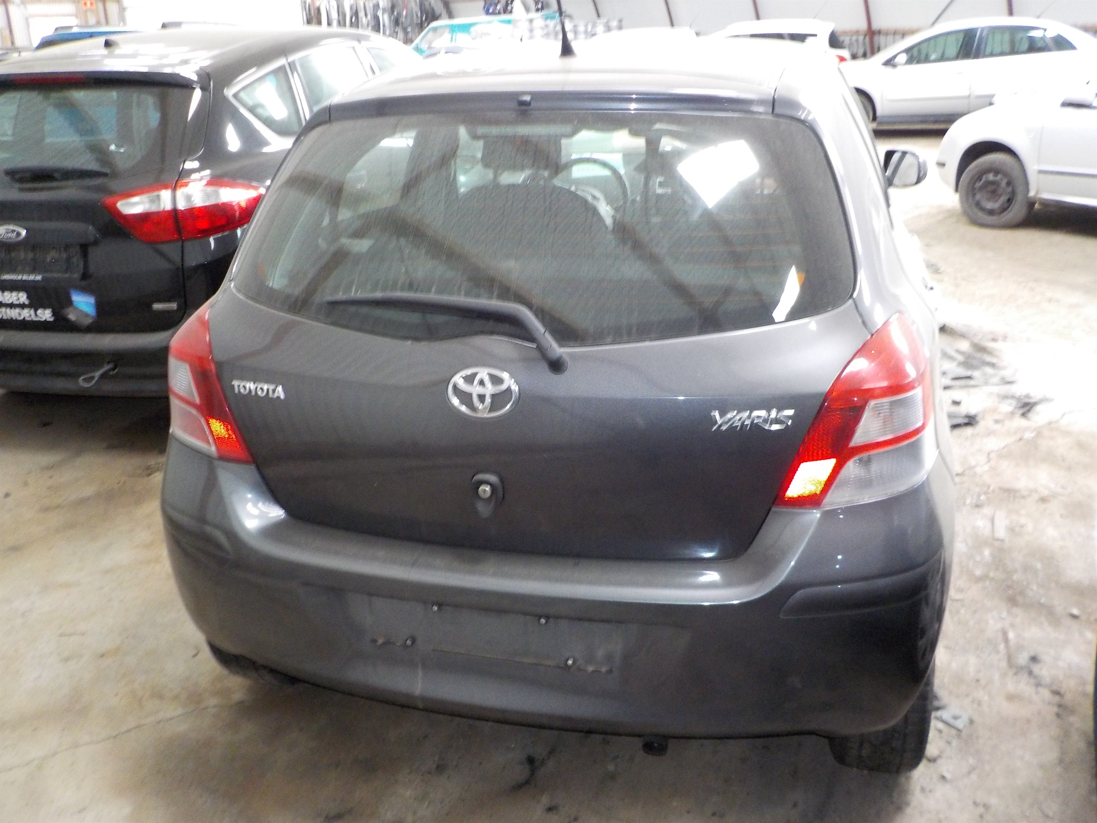 Toyota Yaris Pluk-Selv-Bil Med OEM Nr. Ophugger Fra Toyota Ophugger