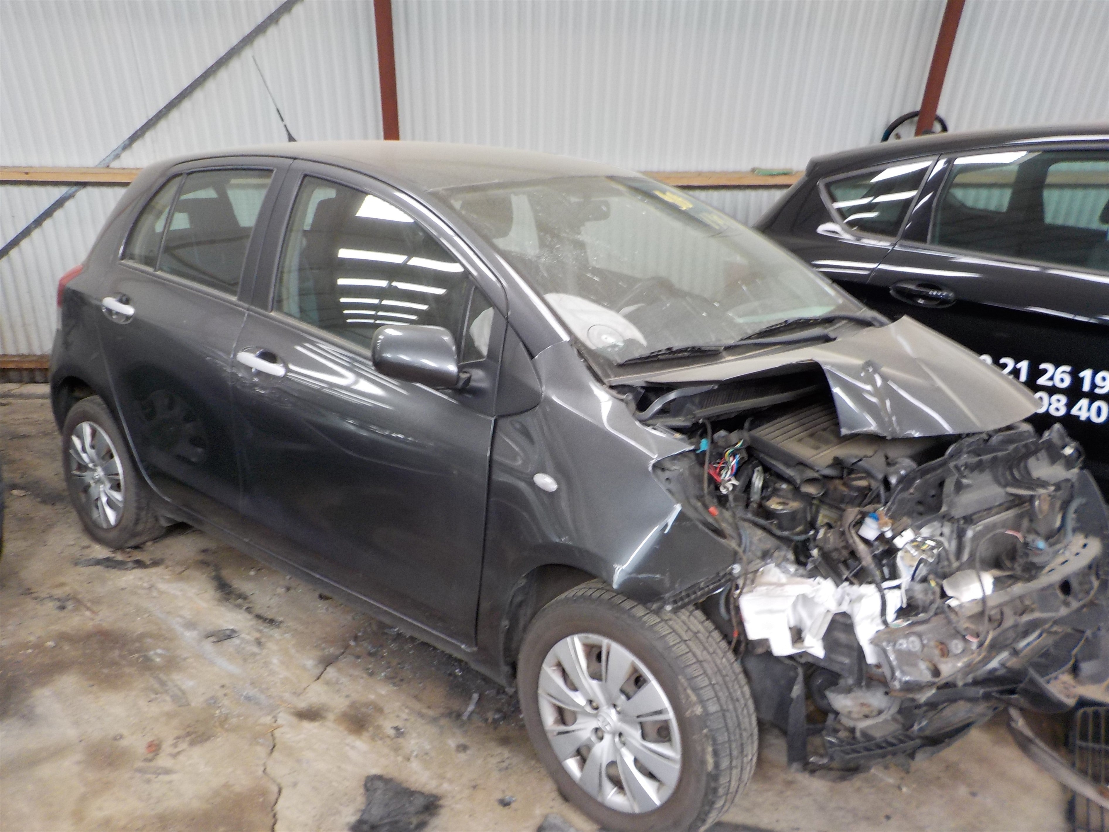 Toyota Yaris Pluk-Selv-Bil Med OEM Nr. Ophugger Fra Toyota Ophugger