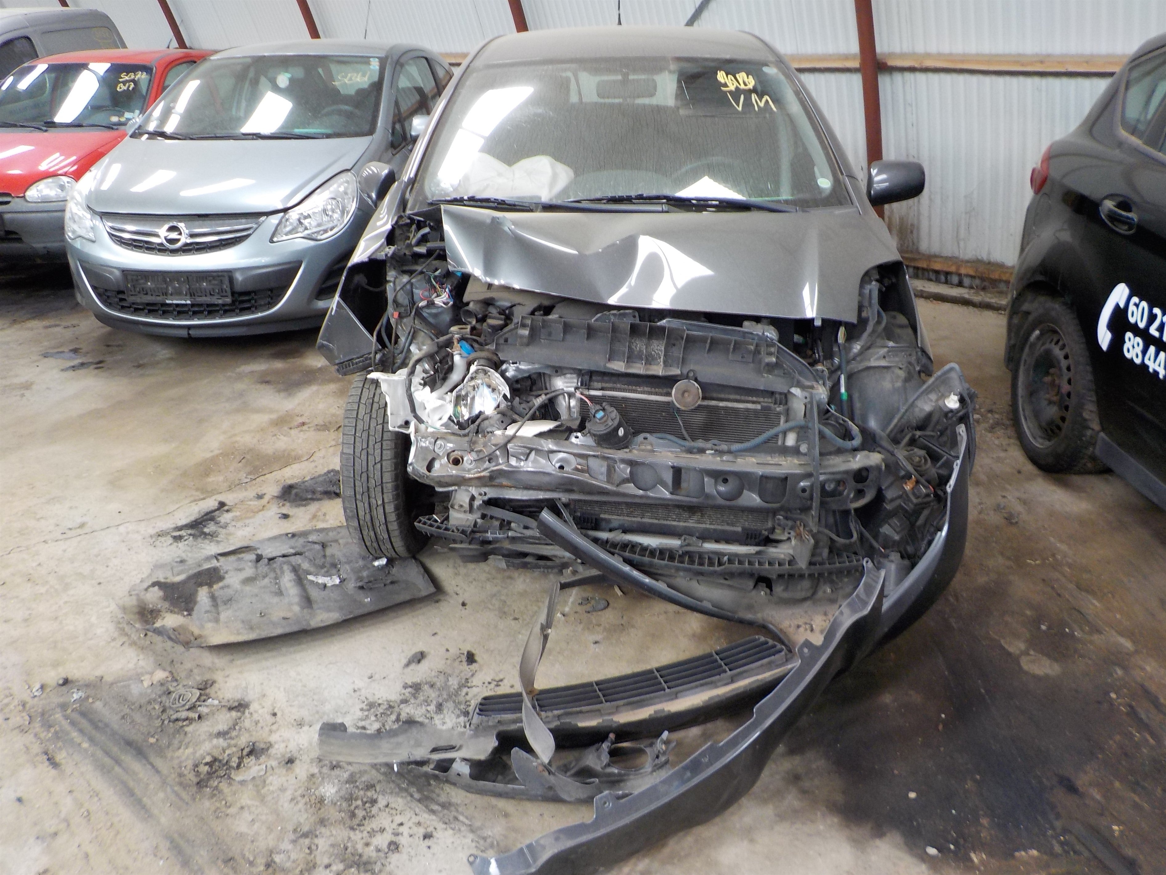 Toyota Yaris Pluk-Selv-Bil Med OEM Nr. Ophugger Fra Toyota Ophugger