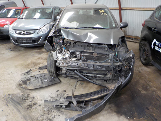 Toyota Yaris Pluk-Selv-Bil Med OEM Nr. Ophugger Fra Toyota Ophugger