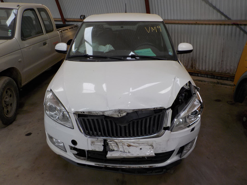 Skoda Fabia Pluk-Selv-Bil Med OEM Nr. TMBEM65J3D3118496 Fra Skoda Ophugger
