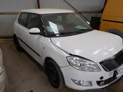 Skoda Fabia Pluk-Selv-Bil Med OEM Nr. TMBEM65J3D3118496 Fra Skoda Ophugger