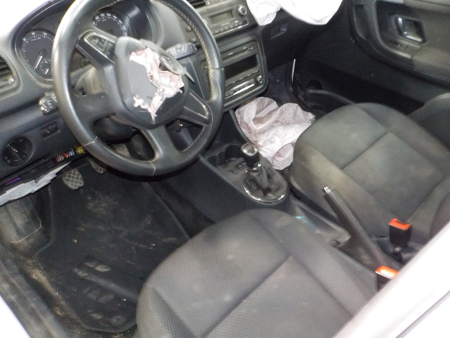Skoda Fabia Pluk-Selv-Bil Med OEM Nr. TMBEM65J3D3118496 Fra Skoda Ophugger