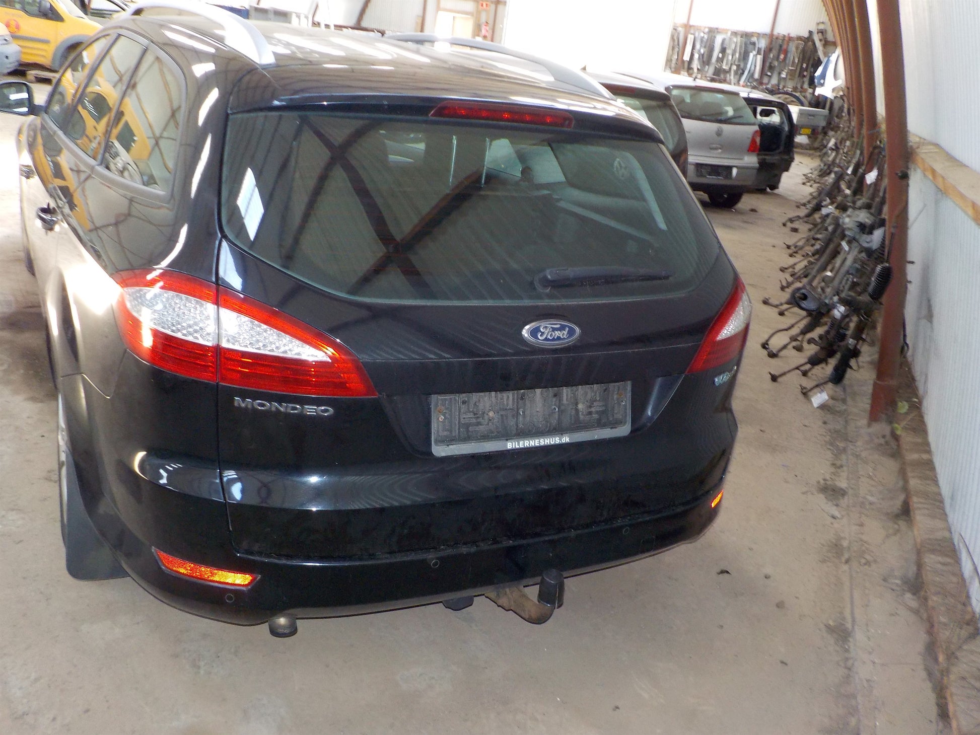 Ford Mondeo 4 Pluk-Selv-Bil Med OEM Nr. Ophugger Fra Ford Ophugger