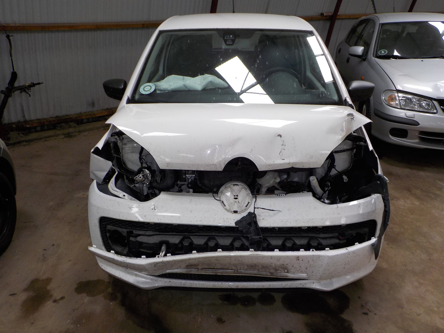 VW UP Pluk-Selv-Bil Med OEM Nr. Ophugger Fra VW Ophugger