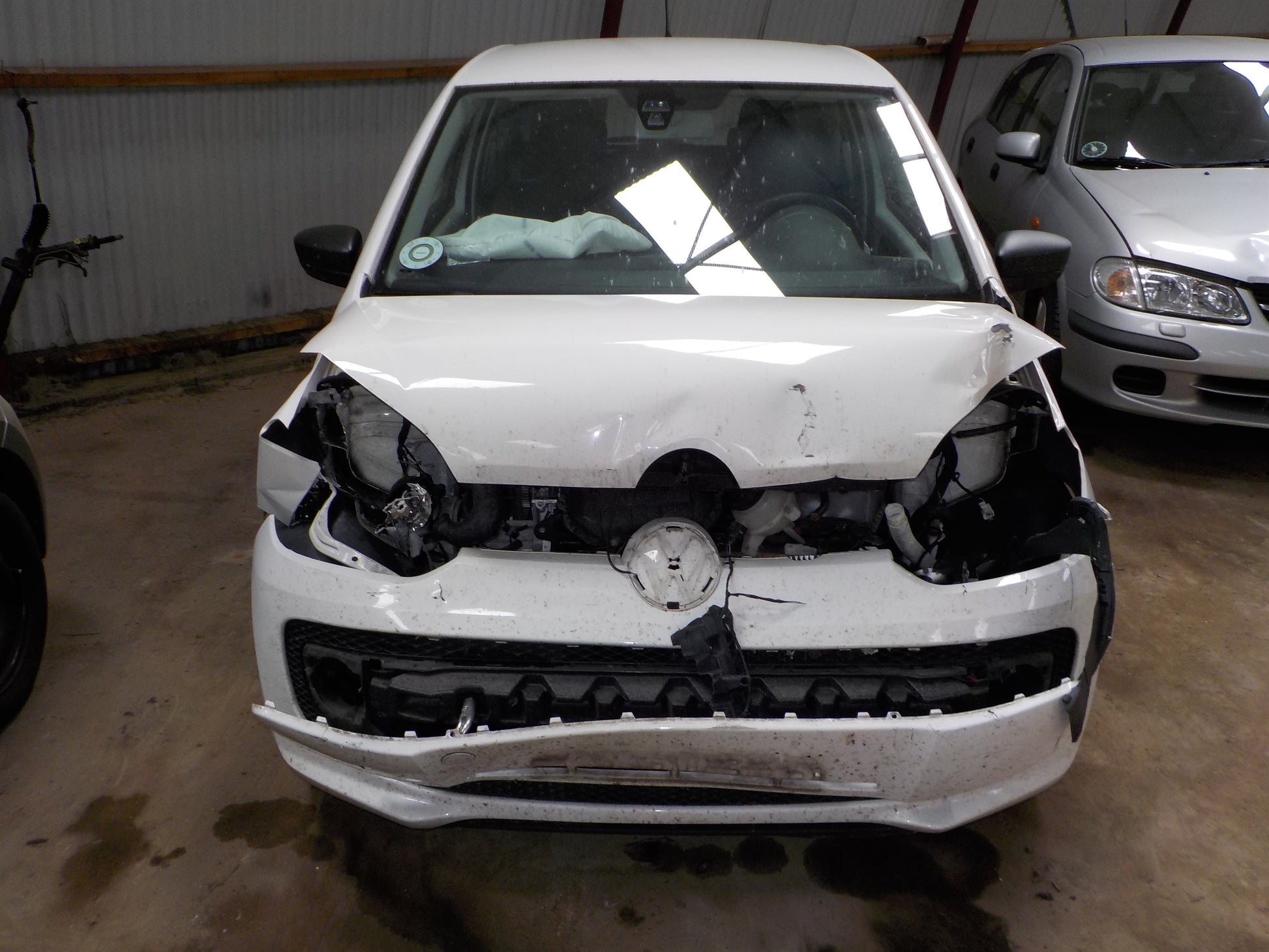 VW UP Pluk-Selv-Bil Med OEM Nr. Ophugger Fra VW Ophugger
