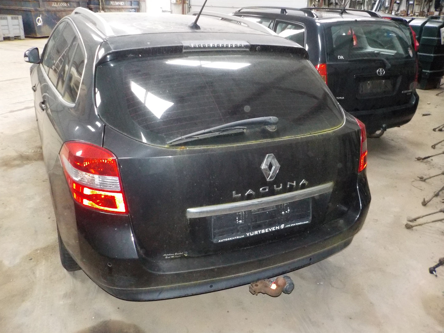 Renault Laguna 3 Pluk-Selv-Bil Med OEM Nr. Ophugger Fra Renault Ophugger